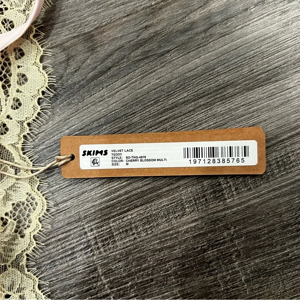 SKIMS velvet lace teddy lingerie one piece - Picture 7 of 7